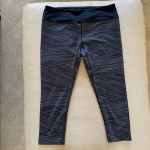 Under Armour Black & White Striped Capri Leggings